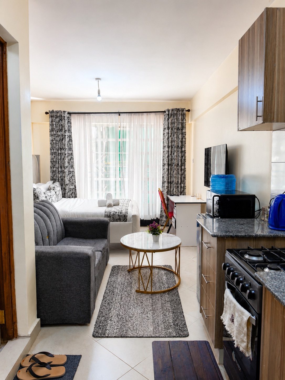 Studio Apartment
