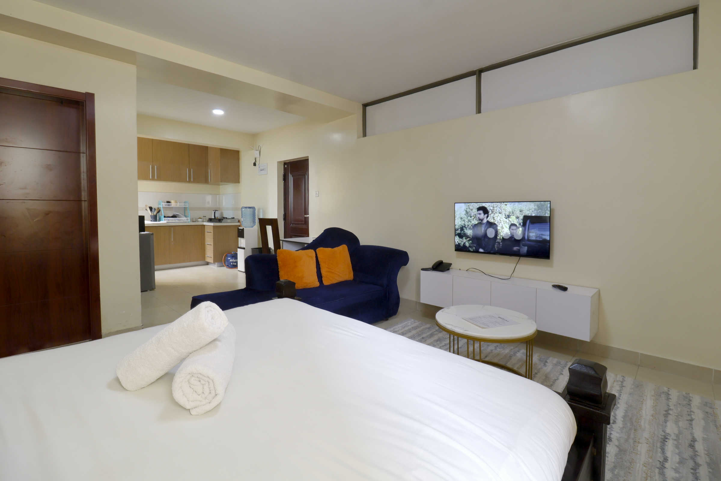 Studio Apartment - IMG_6027.jpg