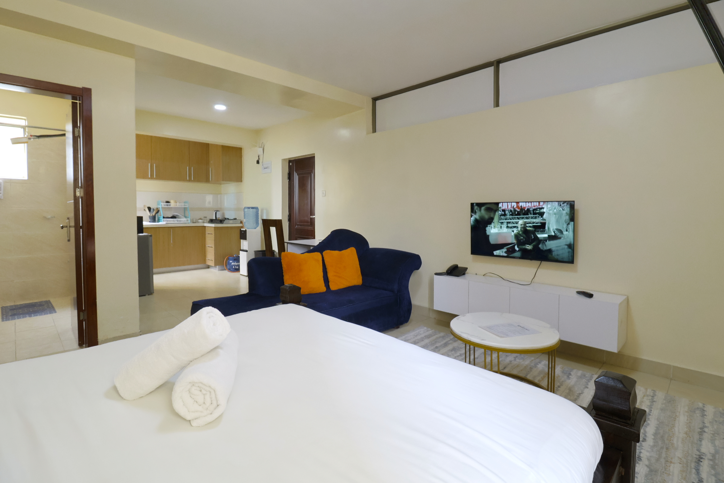 Studio Apartment - IMG_6031.jpg