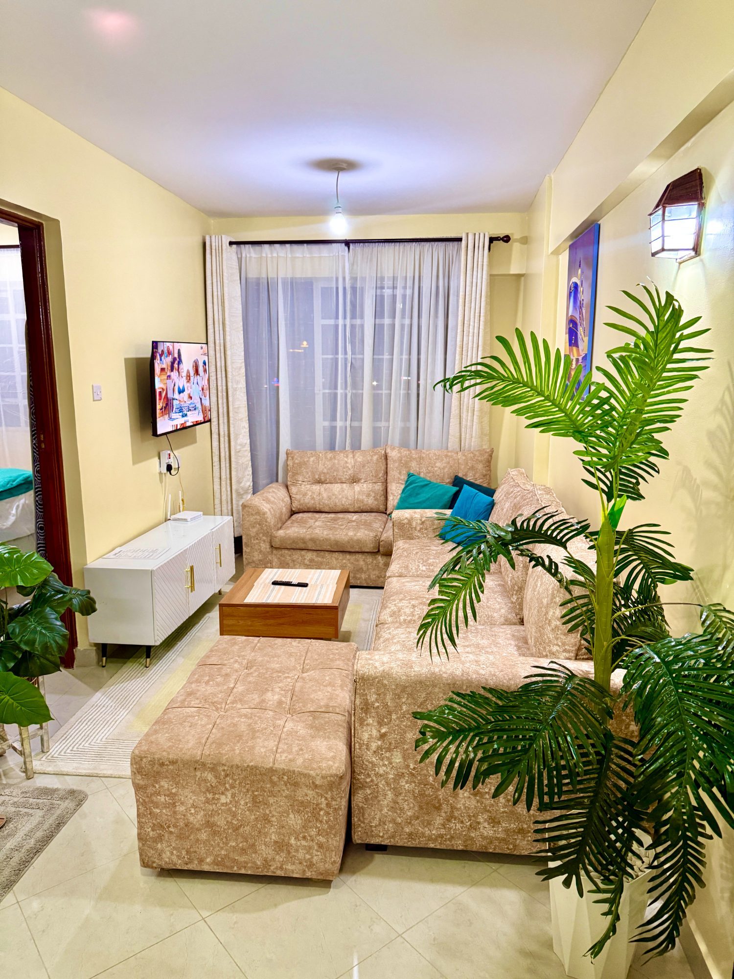 2 Bedroom Apartment - IMG_7066.jpg